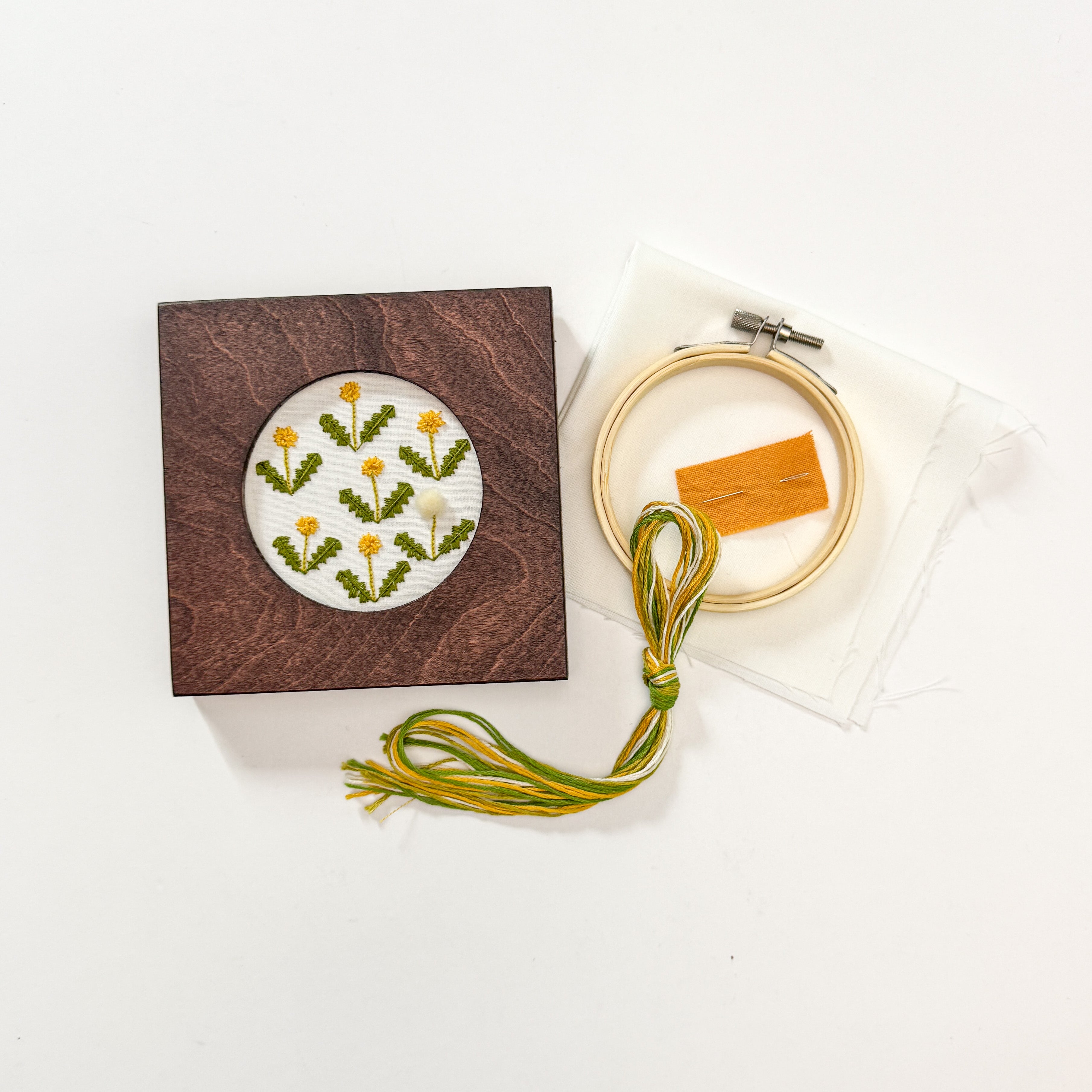Dandelion Field Embroidery Kit with Frame
