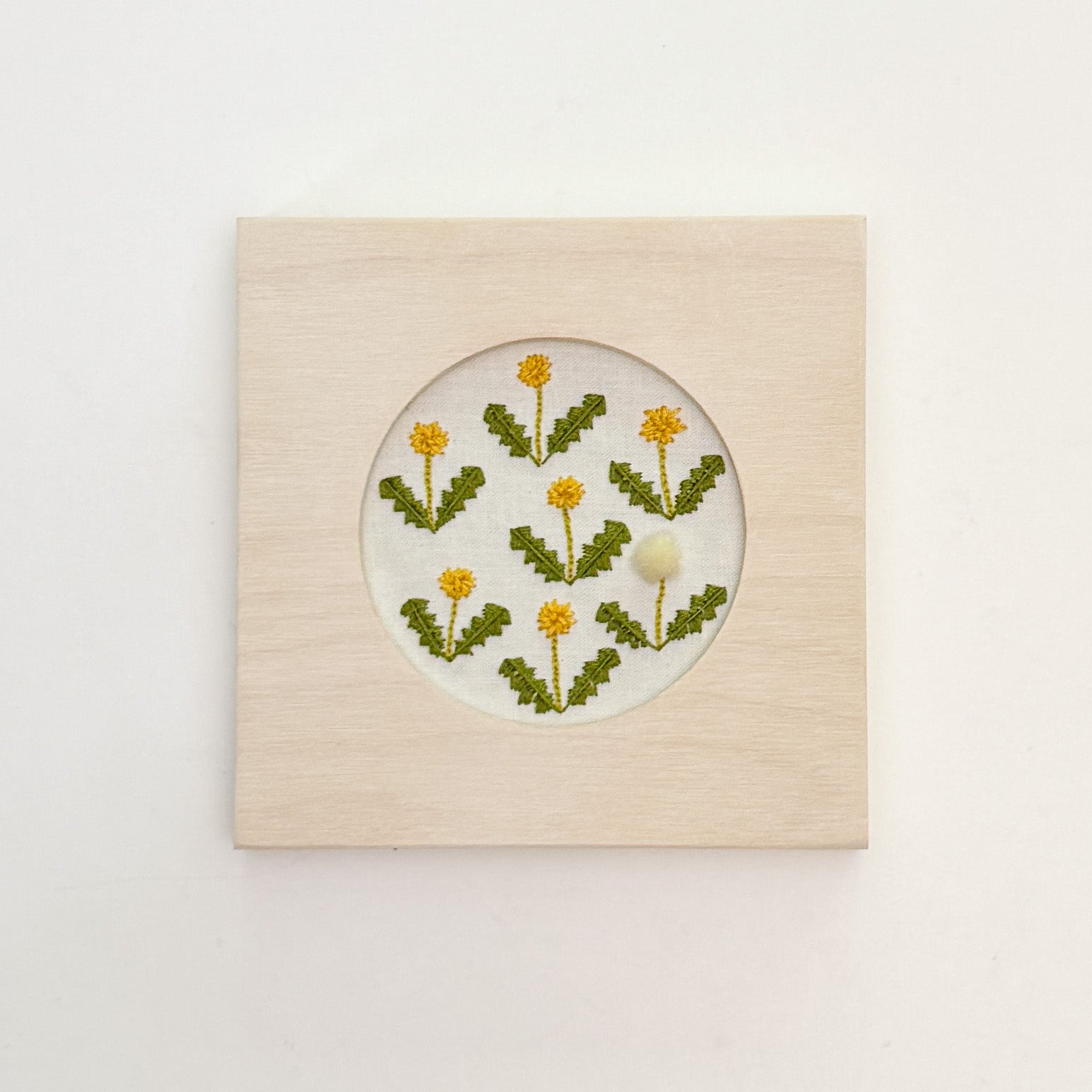 Dandelion Field Embroidery Kit with Frame